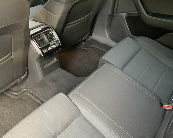 Белый Шкода Суперб, объемом двигателя 1.8 л и пробегом 240 тыс. км за 11700 $, фото 10 на Automoto.ua