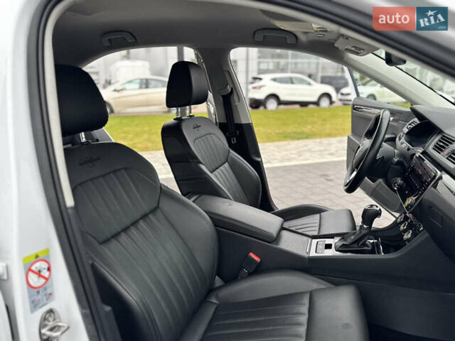 Шкода Суперб 2017 у Мукачеве на Automoto.ua Білий Шкода Суперб, об'ємом двигуна 1.8 л та пробігом 220 тис. км за 18000 $, фото 23 на Automoto.ua