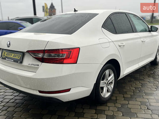 Белый Шкода Суперб, объемом двигателя 1.6 л и пробегом 197 тыс. км за 14999 $, фото 6 на Automoto.ua