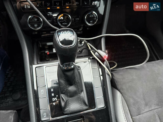 Білий Шкода Суперб, об'ємом двигуна 1.97 л та пробігом 237 тис. км за 18590 $, фото 12 на Automoto.ua