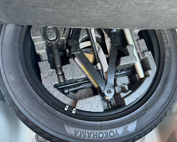 Белый Шкода Суперб, объемом двигателя 1.8 л и пробегом 159 тыс. км за 17900 $, фото 36 на Automoto.ua