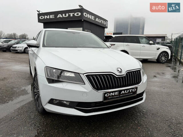 Білий Шкода Суперб, об'ємом двигуна 1.97 л та пробігом 237 тис. км за 18590 $, фото 7 на Automoto.ua