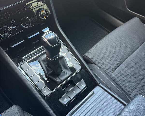 Белый Шкода Суперб, объемом двигателя 1.8 л и пробегом 159 тыс. км за 17900 $, фото 34 на Automoto.ua