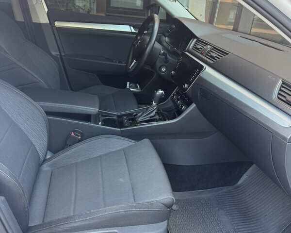 Белый Шкода Суперб, объемом двигателя 1.8 л и пробегом 159 тыс. км за 17900 $, фото 23 на Automoto.ua