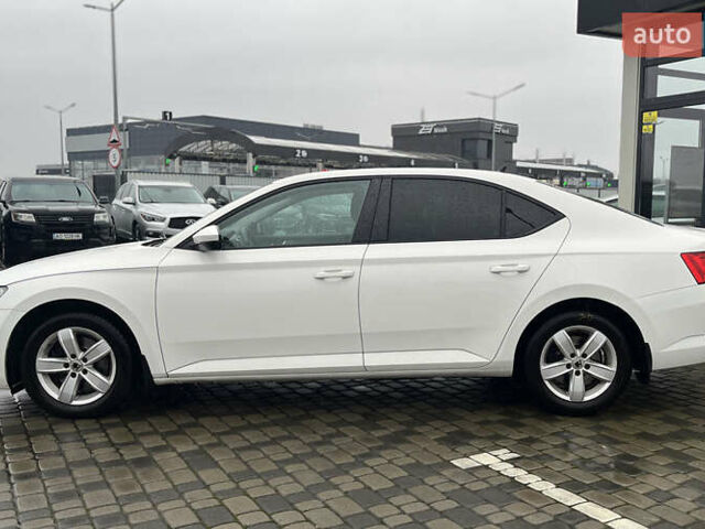 Белый Шкода Суперб, объемом двигателя 1.6 л и пробегом 197 тыс. км за 14999 $, фото 3 на Automoto.ua