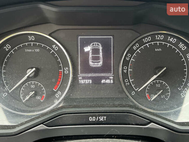 Белый Шкода Суперб, объемом двигателя 1.6 л и пробегом 197 тыс. км за 14999 $, фото 10 на Automoto.ua