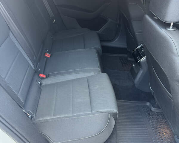 Белый Шкода Суперб, объемом двигателя 1.8 л и пробегом 159 тыс. км за 17900 $, фото 21 на Automoto.ua