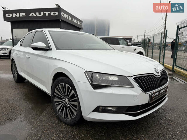 Білий Шкода Суперб, об'ємом двигуна 1.97 л та пробігом 237 тис. км за 18590 $, фото 6 на Automoto.ua
