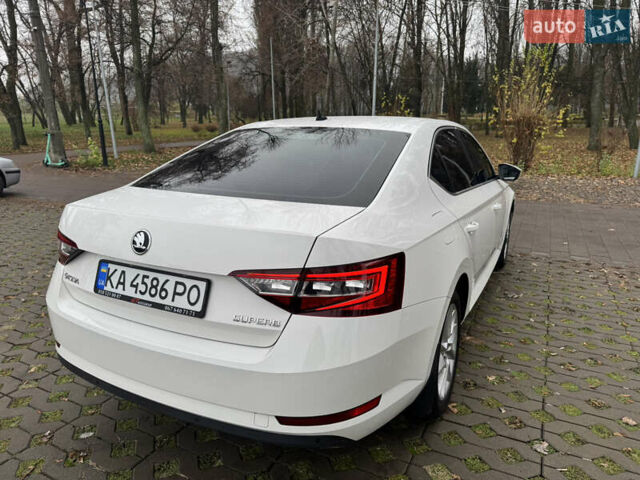 Белый Шкода Суперб, объемом двигателя 1.8 л и пробегом 218 тыс. км за 16900 $, фото 17 на Automoto.ua