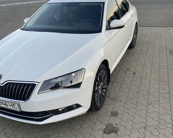 Білий Шкода Суперб, об'ємом двигуна 1.97 л та пробігом 227 тис. км за 20500 $, фото 1 на Automoto.ua