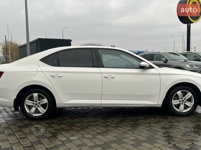 Белый Шкода Суперб, объемом двигателя 1.6 л и пробегом 197 тыс. км за 14999 $, фото 7 на Automoto.ua