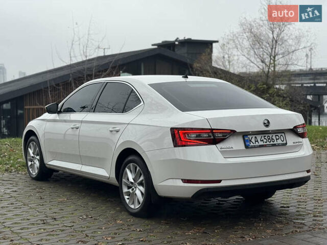 Белый Шкода Суперб, объемом двигателя 1.8 л и пробегом 218 тыс. км за 16900 $, фото 7 на Automoto.ua