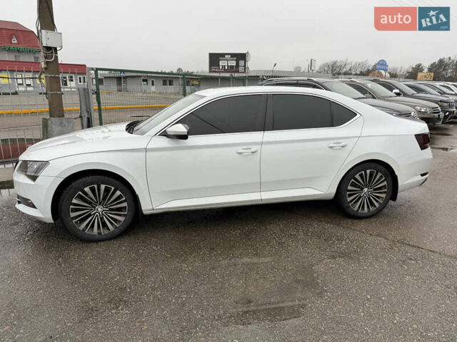 Білий Шкода Суперб, об'ємом двигуна 1.97 л та пробігом 237 тис. км за 18590 $, фото 1 на Automoto.ua