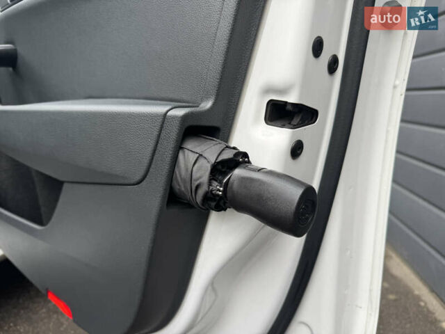 Белый Шкода Суперб, объемом двигателя 1.8 л и пробегом 218 тыс. км за 16900 $, фото 25 на Automoto.ua