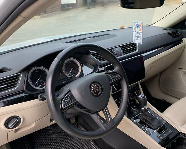 Білий Шкода Суперб, об'ємом двигуна 1.97 л та пробігом 220 тис. км за 23000 $, фото 7 на Automoto.ua