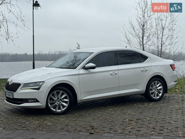 Белый Шкода Суперб, объемом двигателя 1.8 л и пробегом 218 тыс. км за 16900 $, фото 4 на Automoto.ua