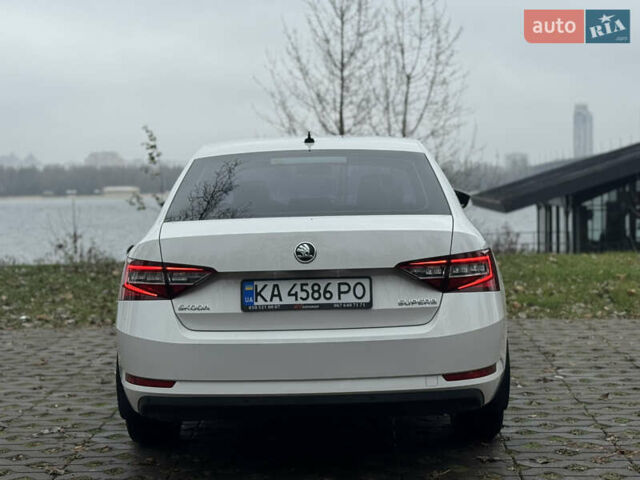 Белый Шкода Суперб, объемом двигателя 1.8 л и пробегом 218 тыс. км за 16900 $, фото 8 на Automoto.ua