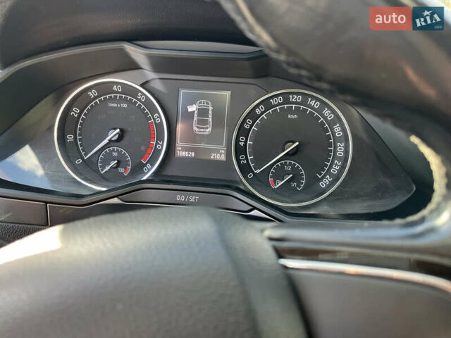 Шкода Суперб 2018 в Шепетовке на Automoto.ua Белый Шкода Суперб, объемом двигателя 1.8 л и пробегом 188 тыс. км за 15000 $, фото 6 на Automoto.ua