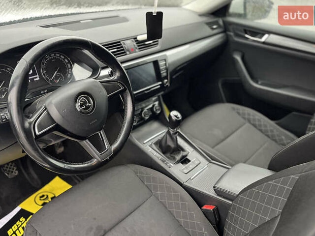 Белый Шкода Суперб, объемом двигателя 1.6 л и пробегом 197 тыс. км за 14999 $, фото 12 на Automoto.ua