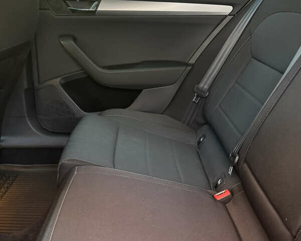 Белый Шкода Суперб, объемом двигателя 1.8 л и пробегом 159 тыс. км за 17900 $, фото 16 на Automoto.ua