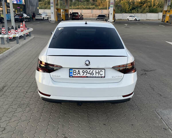 Білий Шкода Суперб, об'ємом двигуна 1.97 л та пробігом 227 тис. км за 20500 $, фото 5 на Automoto.ua