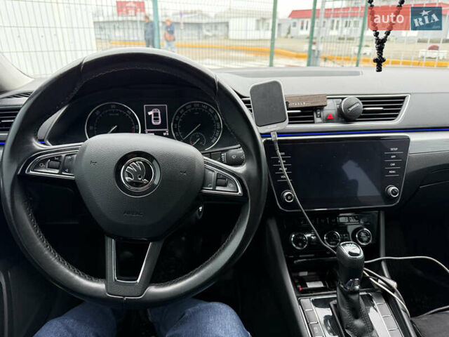 Білий Шкода Суперб, об'ємом двигуна 1.97 л та пробігом 237 тис. км за 18590 $, фото 13 на Automoto.ua