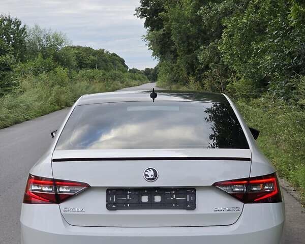 Білий Шкода Суперб, об'ємом двигуна 1.98 л та пробігом 280 тис. км за 18700 $, фото 1 на Automoto.ua