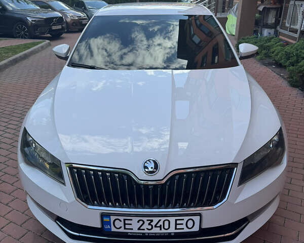 Белый Шкода Суперб, объемом двигателя 1.8 л и пробегом 159 тыс. км за 17900 $, фото 1 на Automoto.ua