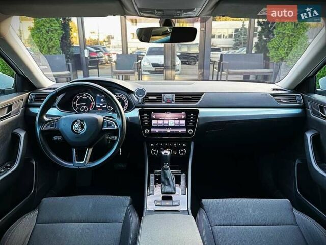 Белый Шкода Суперб, объемом двигателя 1.97 л и пробегом 120 тыс. км за 26300 $, фото 32 на Automoto.ua