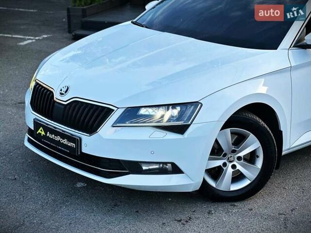 Білий Шкода Суперб, об'ємом двигуна 1.97 л та пробігом 120 тис. км за 29500 $, фото 10 на Automoto.ua