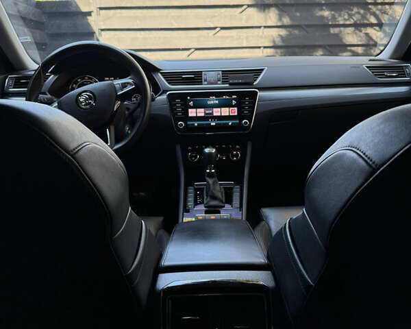 Білий Шкода Суперб, об'ємом двигуна 1.8 л та пробігом 140 тис. км за 19900 $, фото 10 на Automoto.ua