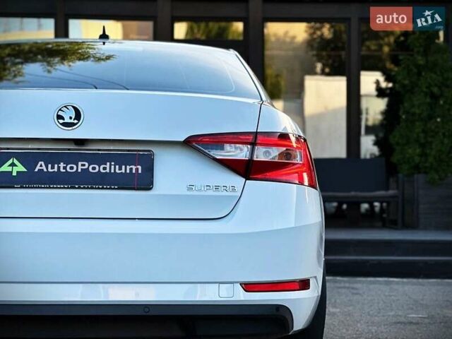Белый Шкода Суперб, объемом двигателя 1.97 л и пробегом 120 тыс. км за 25999 $, фото 12 на Automoto.ua