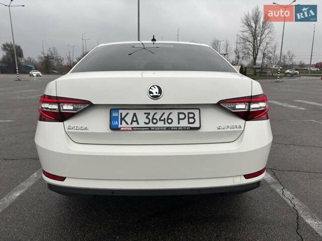 Белый Шкода Суперб, объемом двигателя 1.8 л и пробегом 115 тыс. км за 21300 $, фото 1 на Automoto.ua