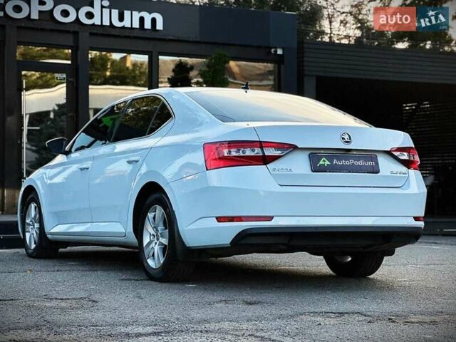 Шкода Суперб 2019 у Києві на Automoto.ua Білий Шкода Суперб, об'ємом двигуна 1.97 л та пробігом 120 тис. км за 28900 $, фото 14 на Automoto.ua