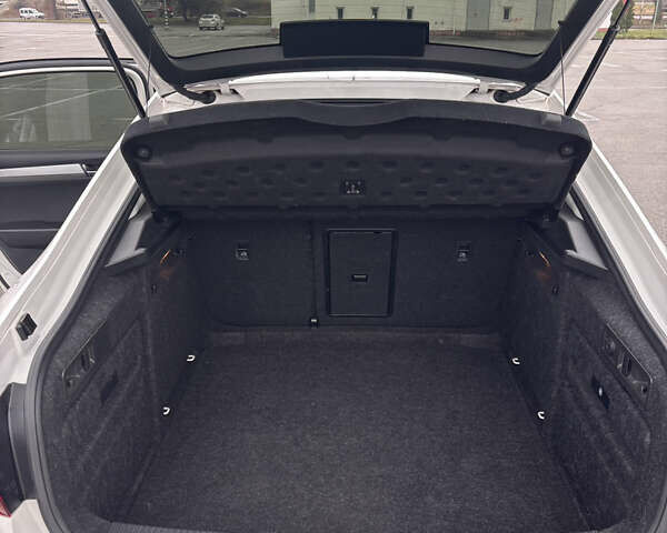 Белый Шкода Суперб, объемом двигателя 1.8 л и пробегом 115 тыс. км за 20600 $, фото 16 на Automoto.ua