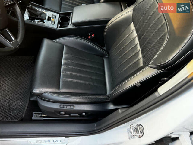 Белый Шкода Суперб, объемом двигателя 1.97 л и пробегом 124 тыс. км за 29500 $, фото 8 на Automoto.ua