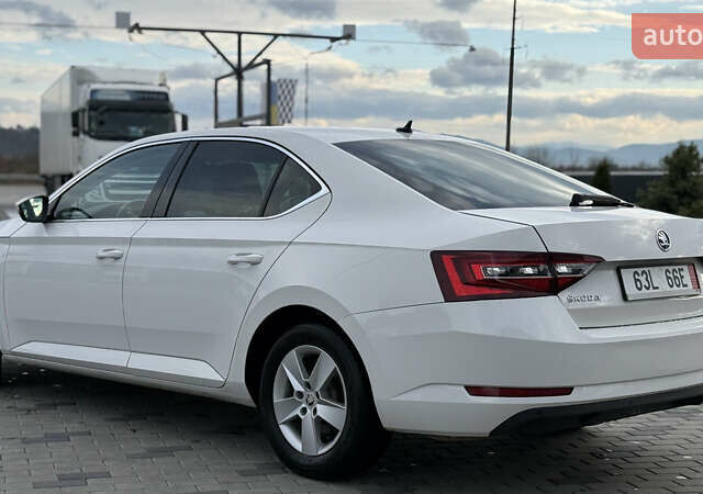 Білий Шкода Суперб, об'ємом двигуна 1.97 л та пробігом 201 тис. км за 18900 $, фото 2 на Automoto.ua