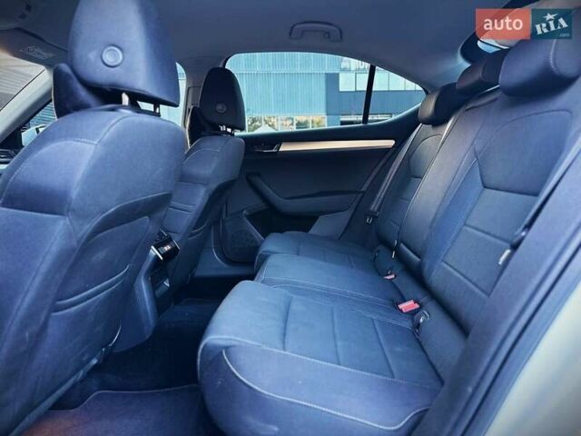 Белый Шкода Суперб, объемом двигателя 1.97 л и пробегом 120 тыс. км за 25999 $, фото 29 на Automoto.ua