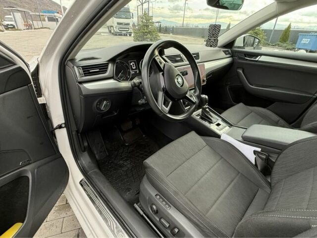 Белый Шкода Суперб, объемом двигателя 2 л и пробегом 201 тыс. км за 18300 $, фото 12 на Automoto.ua