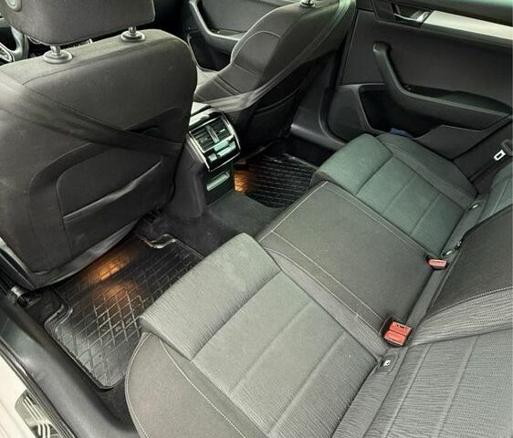 Белый Шкода Суперб, объемом двигателя 2 л и пробегом 201 тыс. км за 18300 $, фото 9 на Automoto.ua