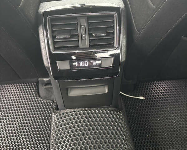 Белый Шкода Суперб, объемом двигателя 1.8 л и пробегом 115 тыс. км за 20600 $, фото 13 на Automoto.ua