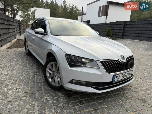 Білий Шкода Суперб, об'ємом двигуна 1.8 л та пробігом 140 тис. км за 19900 $, фото 3 на Automoto.ua