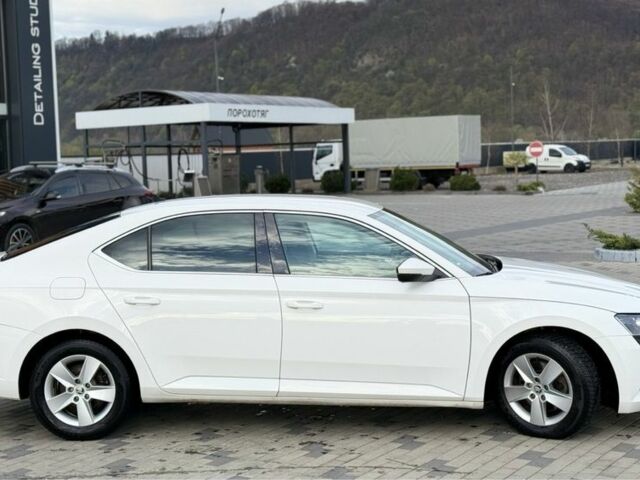 Белый Шкода Суперб, объемом двигателя 2 л и пробегом 201 тыс. км за 18300 $, фото 7 на Automoto.ua