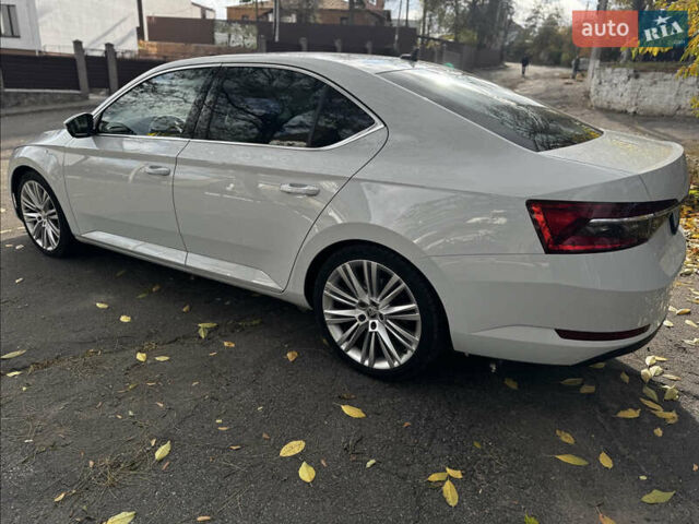 Білий Шкода Суперб, об'ємом двигуна 1.97 л та пробігом 124 тис. км за 30500 $, фото 4 на Automoto.ua