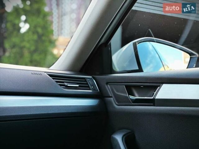 Белый Шкода Суперб, объемом двигателя 1.97 л и пробегом 120 тыс. км за 26300 $, фото 43 на Automoto.ua