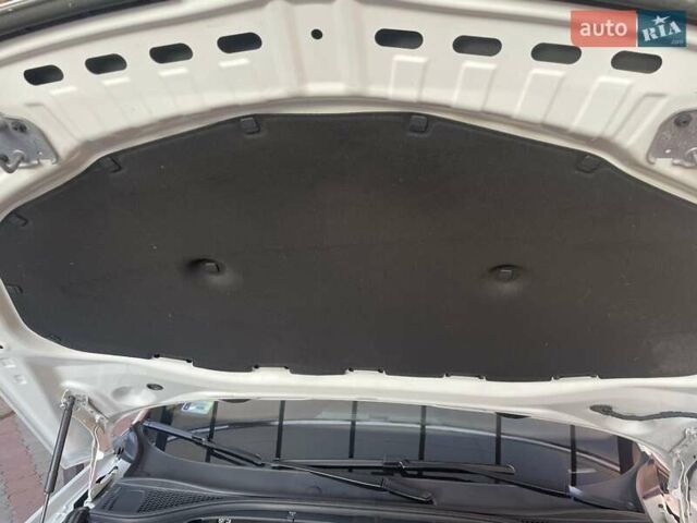 Белый Шкода Суперб, объемом двигателя 1.97 л и пробегом 241 тыс. км за 25600 $, фото 13 на Automoto.ua