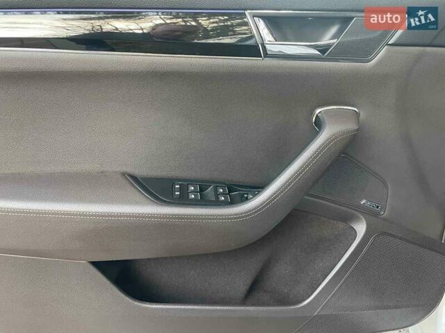 Белый Шкода Суперб, объемом двигателя 1.97 л и пробегом 241 тыс. км за 25600 $, фото 21 на Automoto.ua