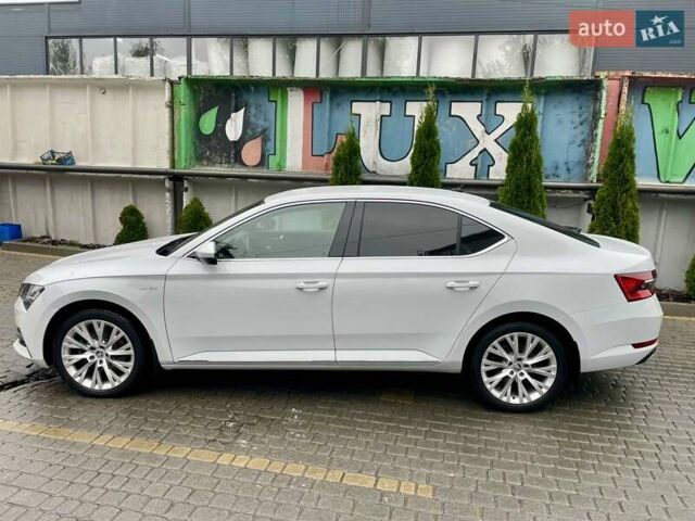 Белый Шкода Суперб, объемом двигателя 1.97 л и пробегом 241 тыс. км за 25600 $, фото 5 на Automoto.ua