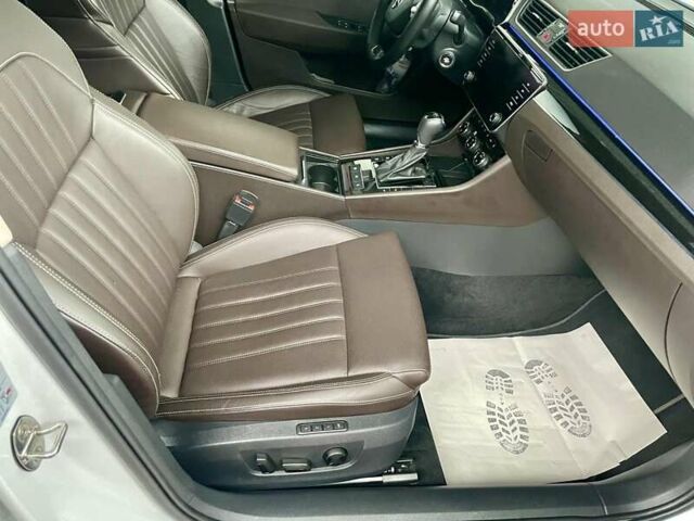 Белый Шкода Суперб, объемом двигателя 1.97 л и пробегом 241 тыс. км за 25600 $, фото 11 на Automoto.ua