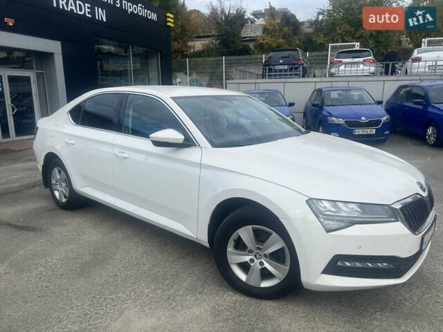 Білий Шкода Суперб, об'ємом двигуна 1.98 л та пробігом 120 тис. км за 19431 $, фото 1 на Automoto.ua